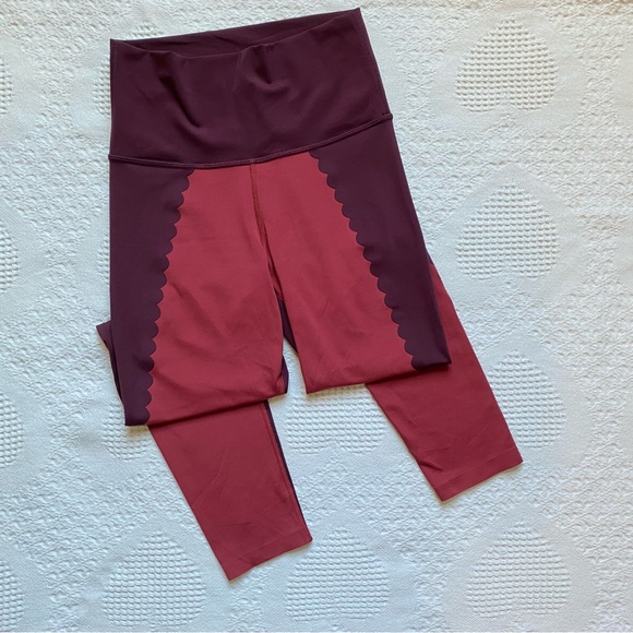 $10 or 2/$15 Aerie High Waisted 7/8 Leggings Size Medium - Picture 2 of 7